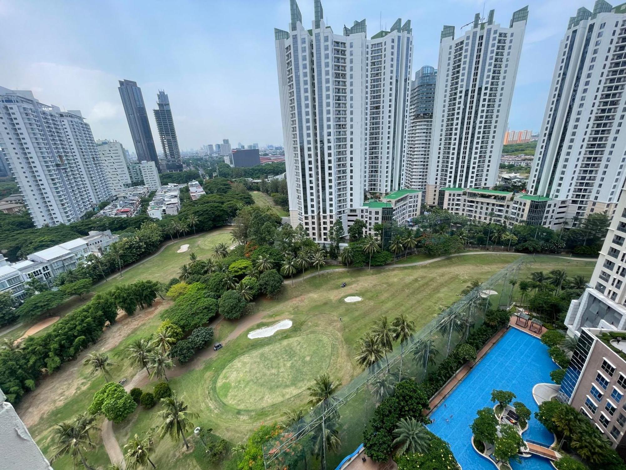 The Mansion At Dukuh Golf Kemayoran Apartment *